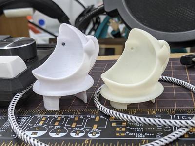 FDM print (left) vs SLA print (right).